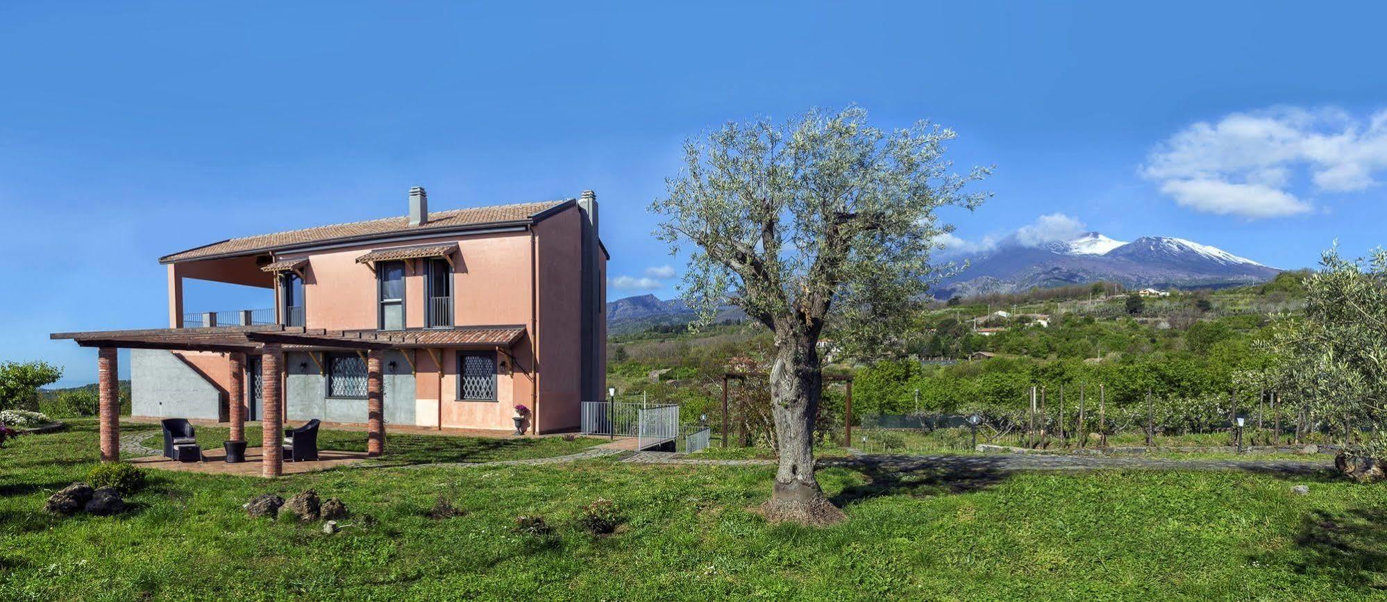 Nake Residenza Artistica Villa SantʼAlfio Eksteriør billede